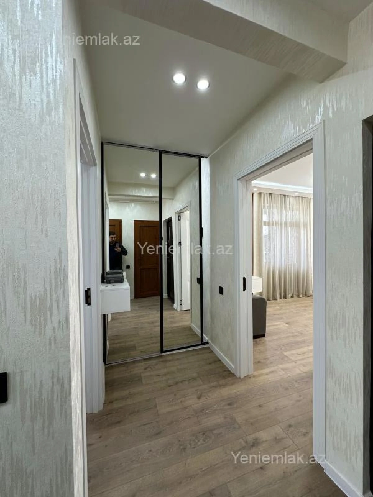 Satılır 2 otaqlı köhnə tikili 65 m²