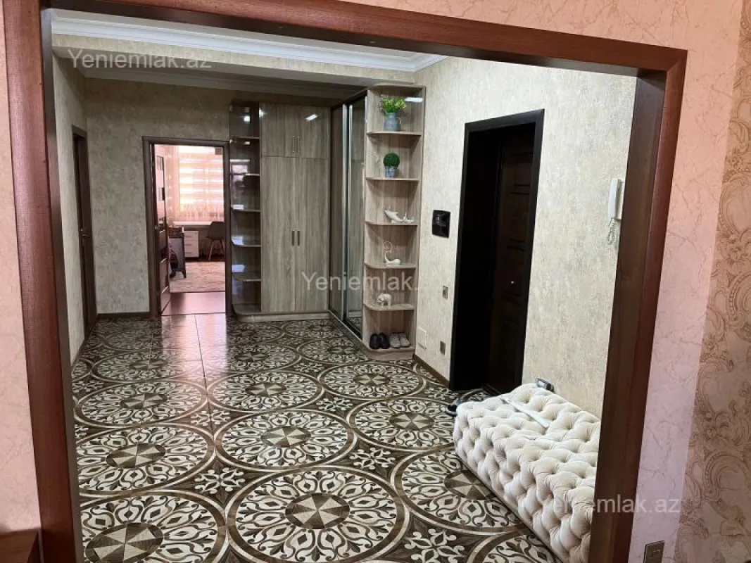 Satılır 3 otaqlı yeni tikili 120 m²