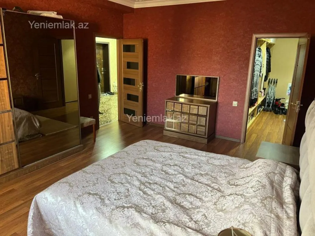 Satılır 3 otaqlı yeni tikili 120 m²