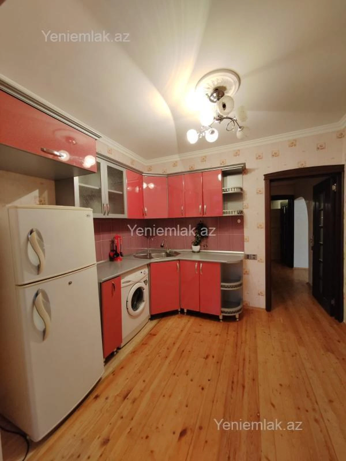 Satılır 4 otaqlı köhnə tikili 110 m²