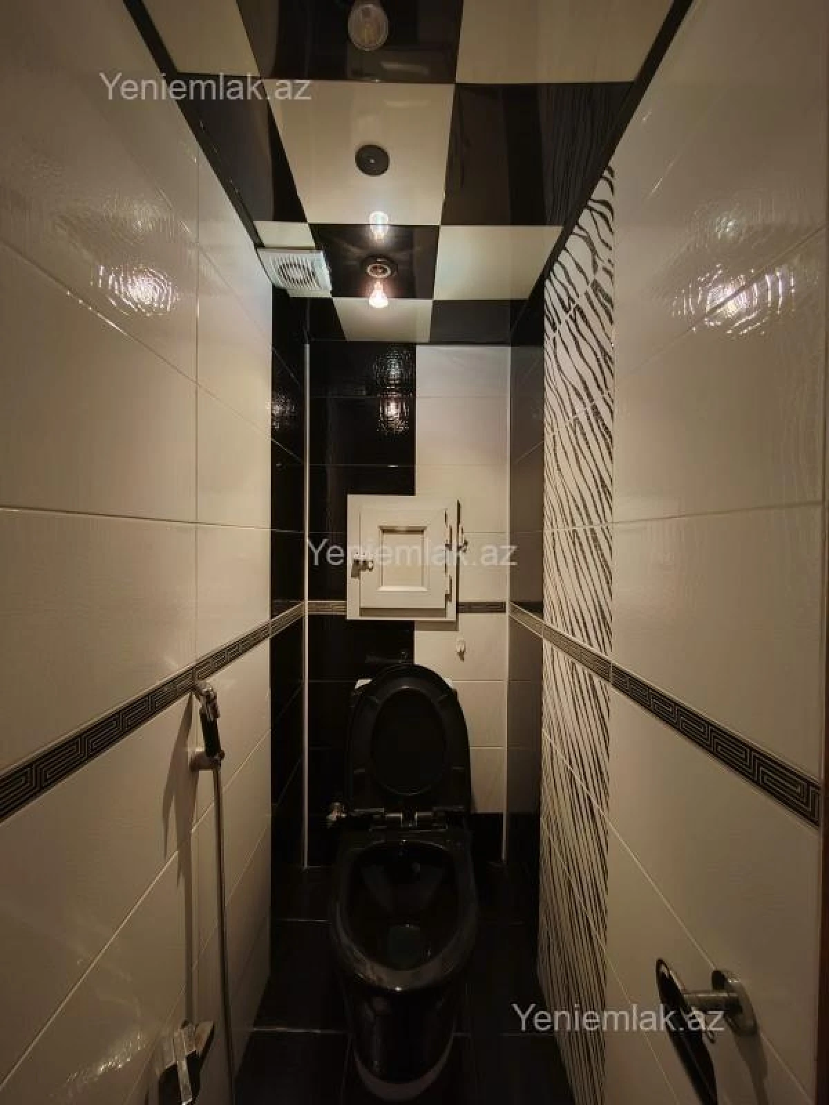 Satılır 4 otaqlı köhnə tikili 110 m²