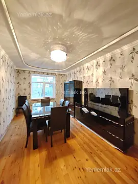 Satılır 4 otaqlı köhnə tikili 110 m²
