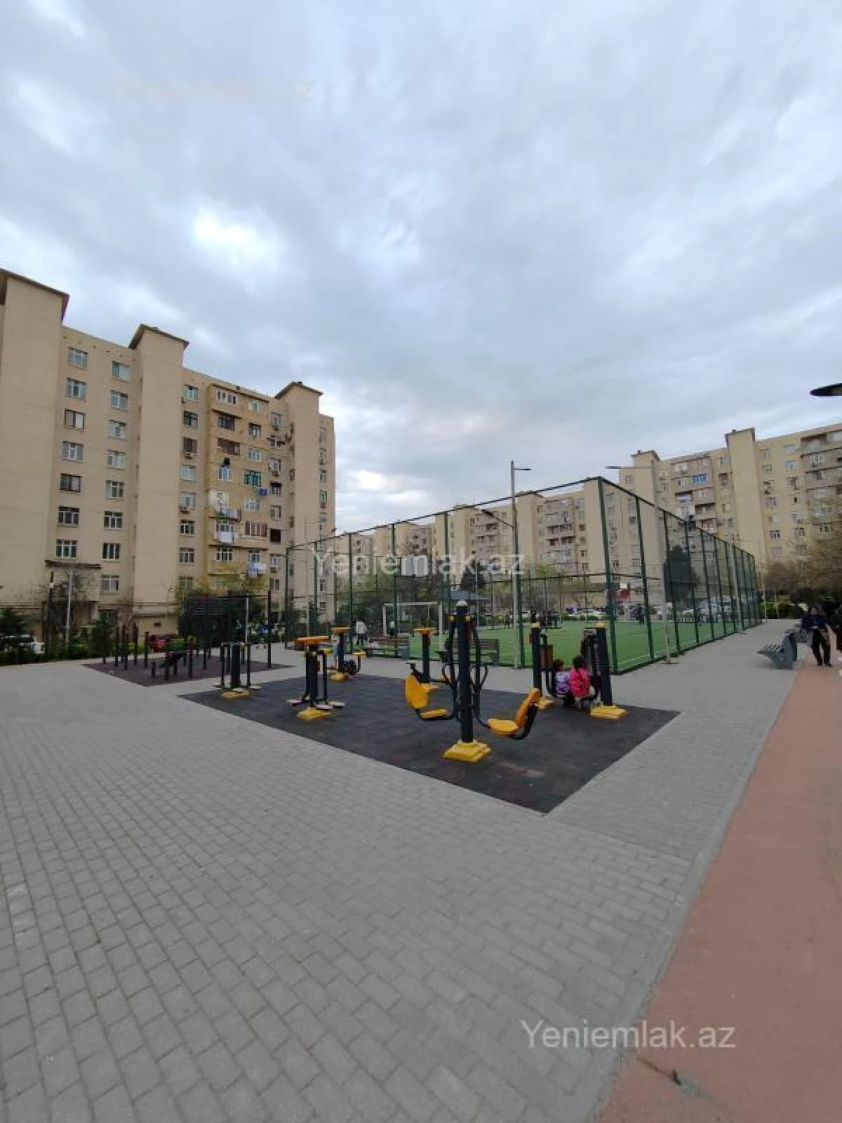 Satılır 4 otaqlı köhnə tikili 110 m²