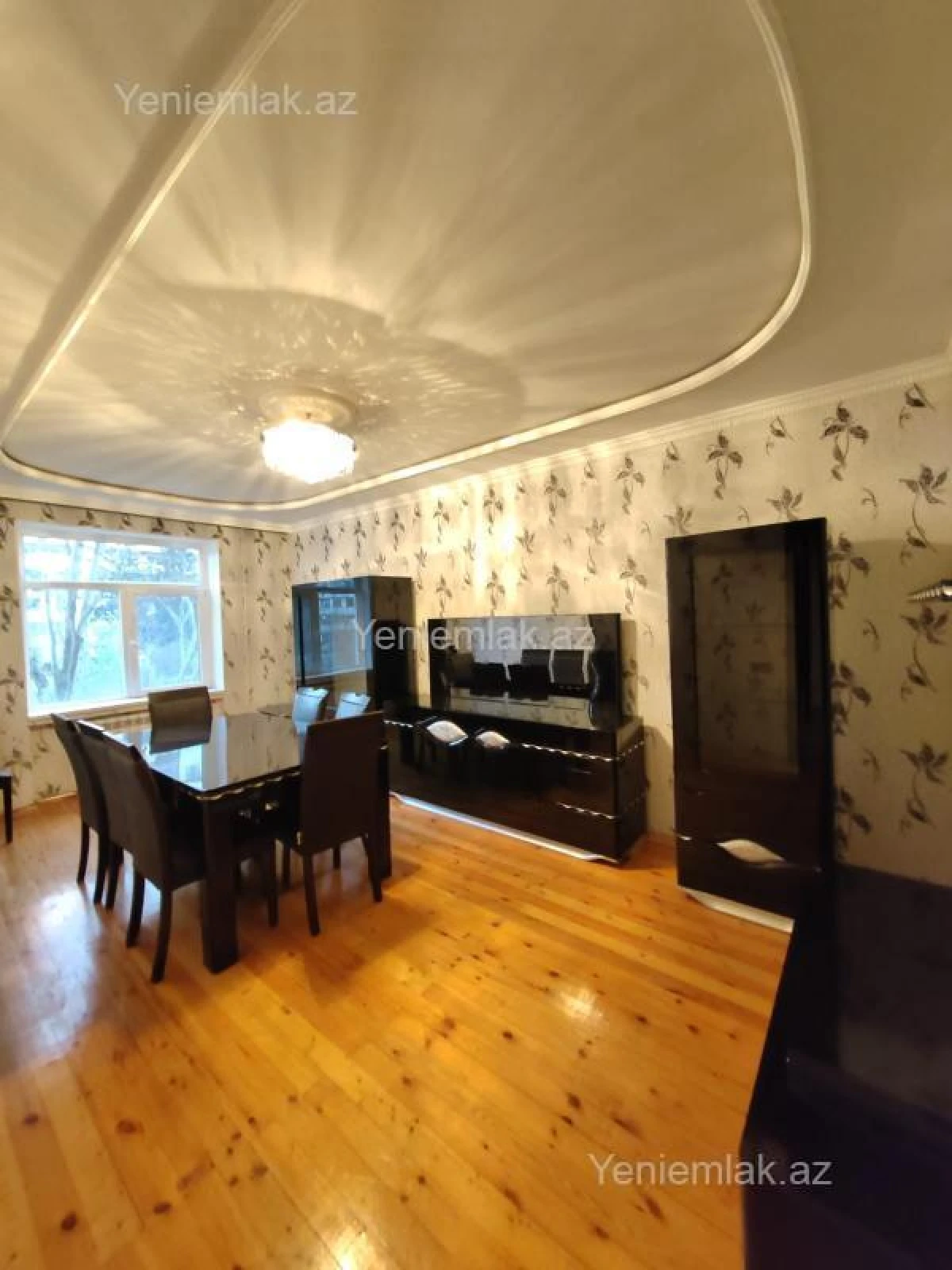 Satılır 4 otaqlı köhnə tikili 110 m²