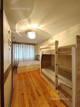 Satılır 4 otaqlı köhnə tikili 110 m²