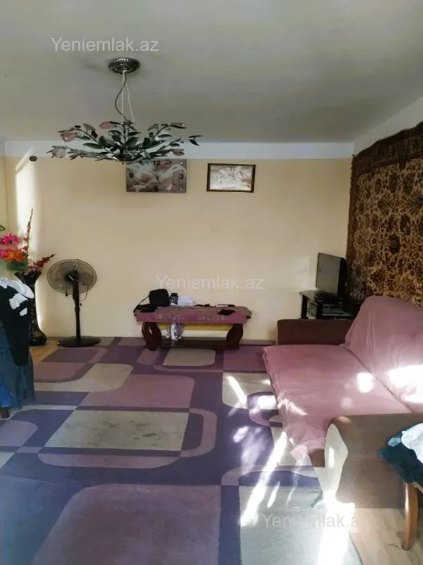 Satılır 1 otaqlı köhnə tikili 44 m²