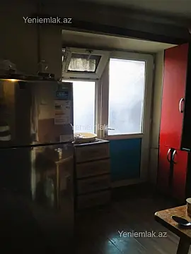 Satılır 1 otaqlı köhnə tikili 44 m²