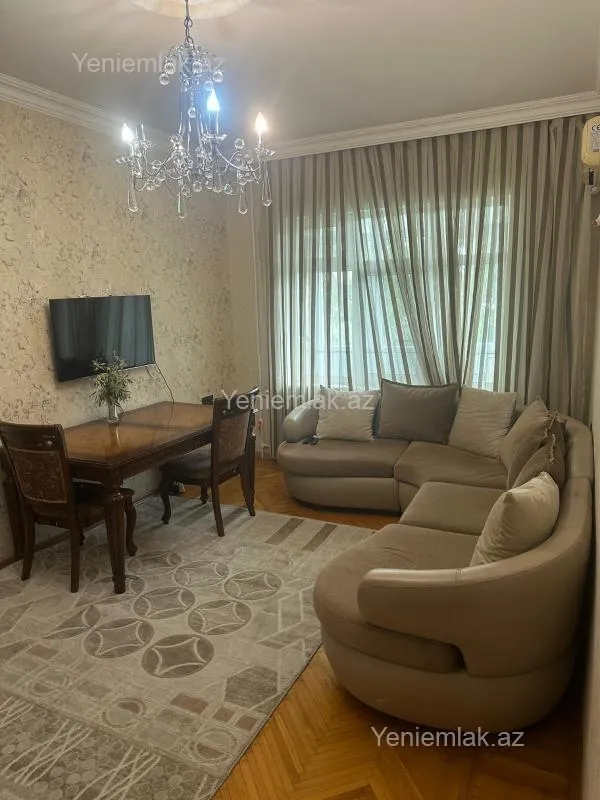 Satılır 5 otaqlı köhnə tikili 125 m²