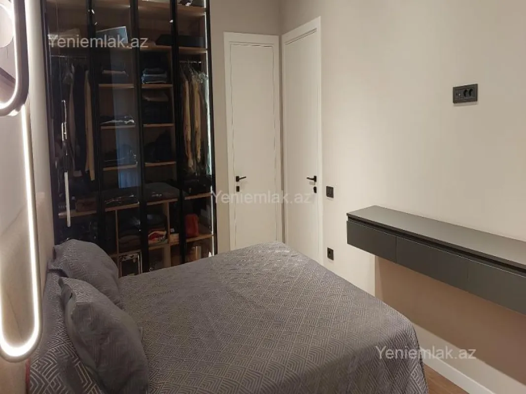 Satılır 3 otaqlı yeni tikili 130 m²