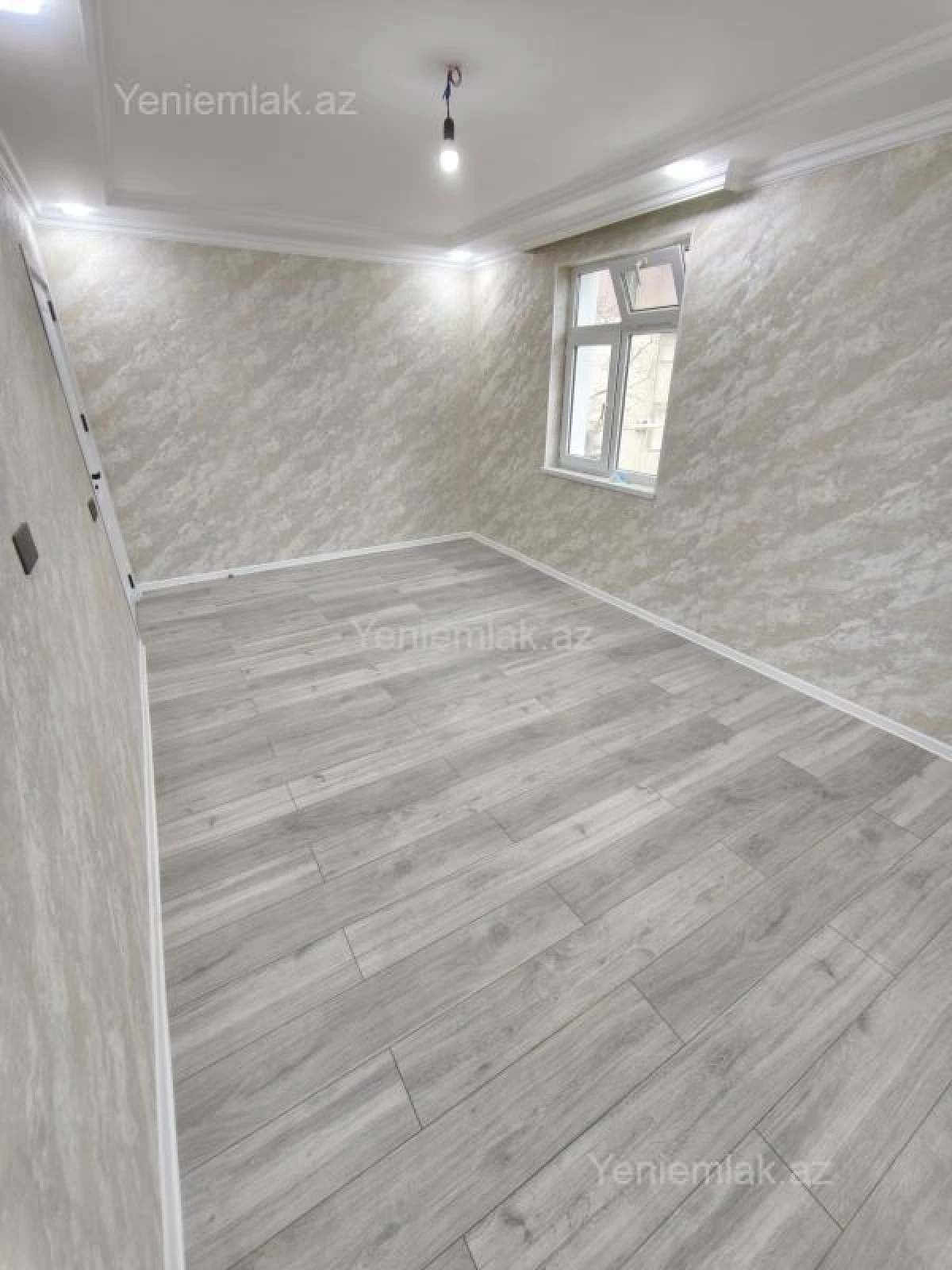 Satılır 1 otaqlı köhnə tikili 30 m²