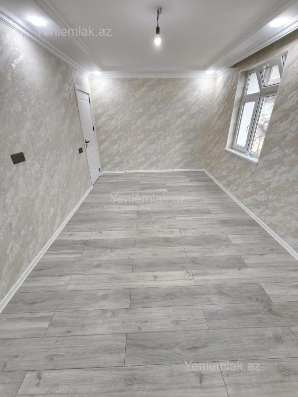 Satılır 1 otaqlı köhnə tikili 30 m²