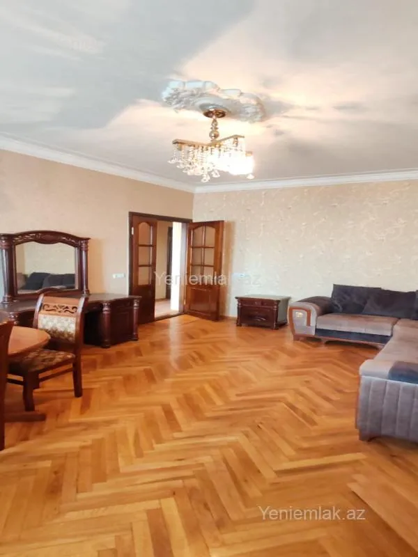 Satılır 2 otaqlı köhnə tikili 60 m²