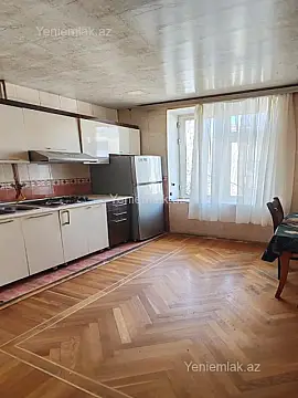 Satılır 2 otaqlı köhnə tikili 60 m²
