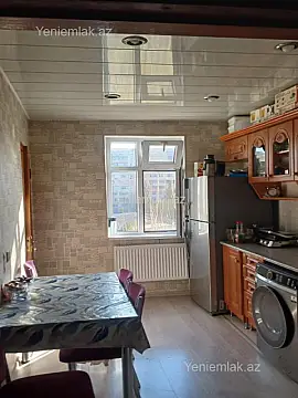 Satılır 4 otaqlı köhnə tikili 93 m²