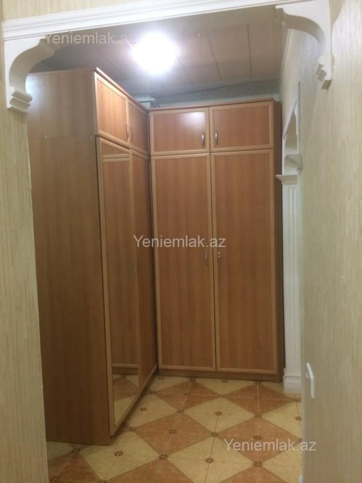 Satılır 4 otaqlı köhnə tikili 90 m²