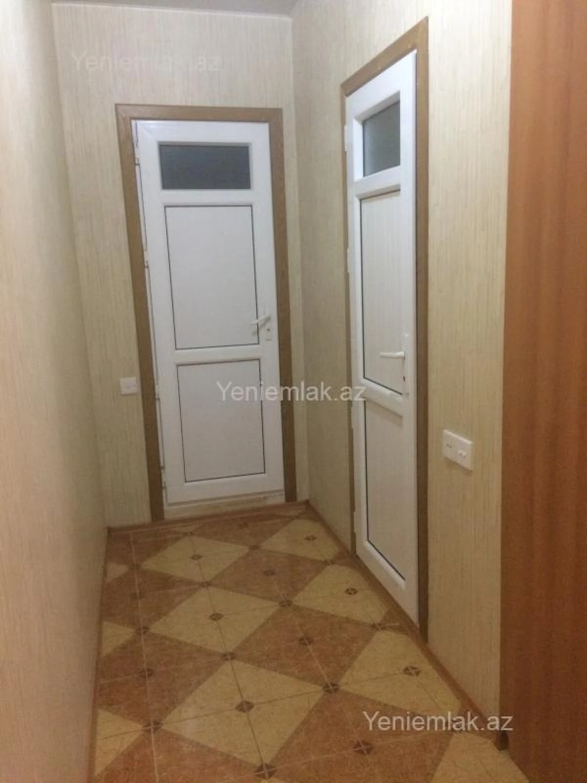 Satılır 4 otaqlı köhnə tikili 90 m²