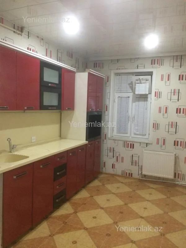 Satılır 4 otaqlı köhnə tikili 90 m²