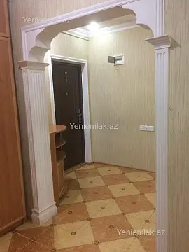 Satılır 4 otaqlı köhnə tikili 90 m²
