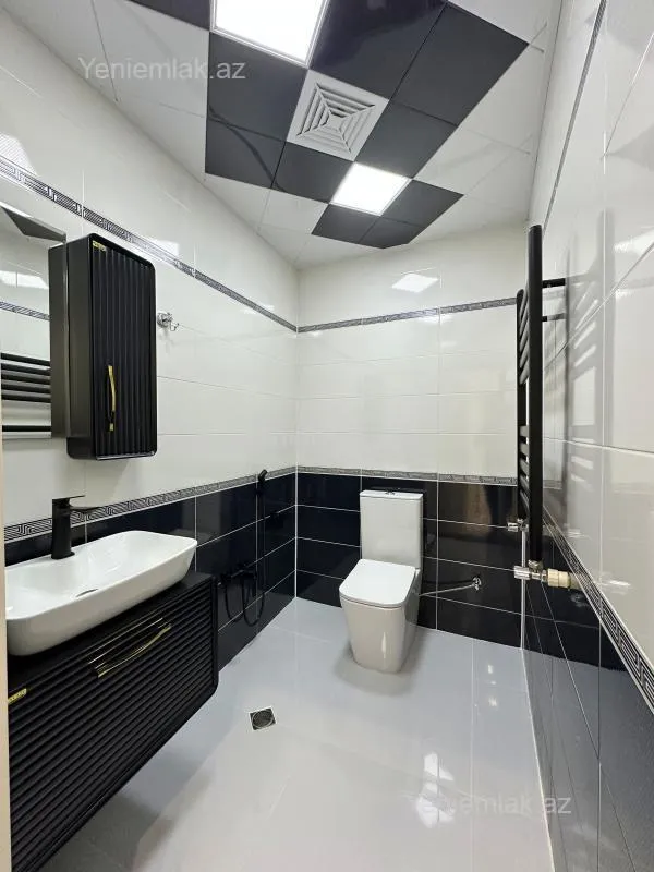 Satılır 3 otaqlı yeni tikili 105 m²