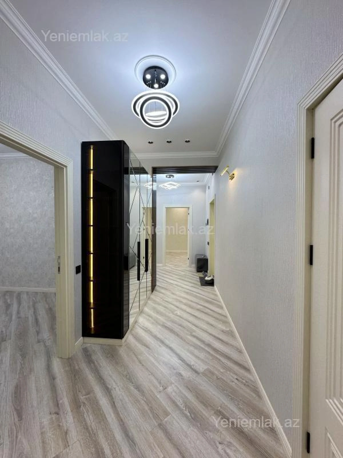 Satılır 3 otaqlı yeni tikili 105 m²