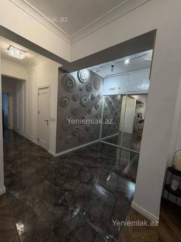 Satılır 3 otaqlı yeni tikili 89.5 m²