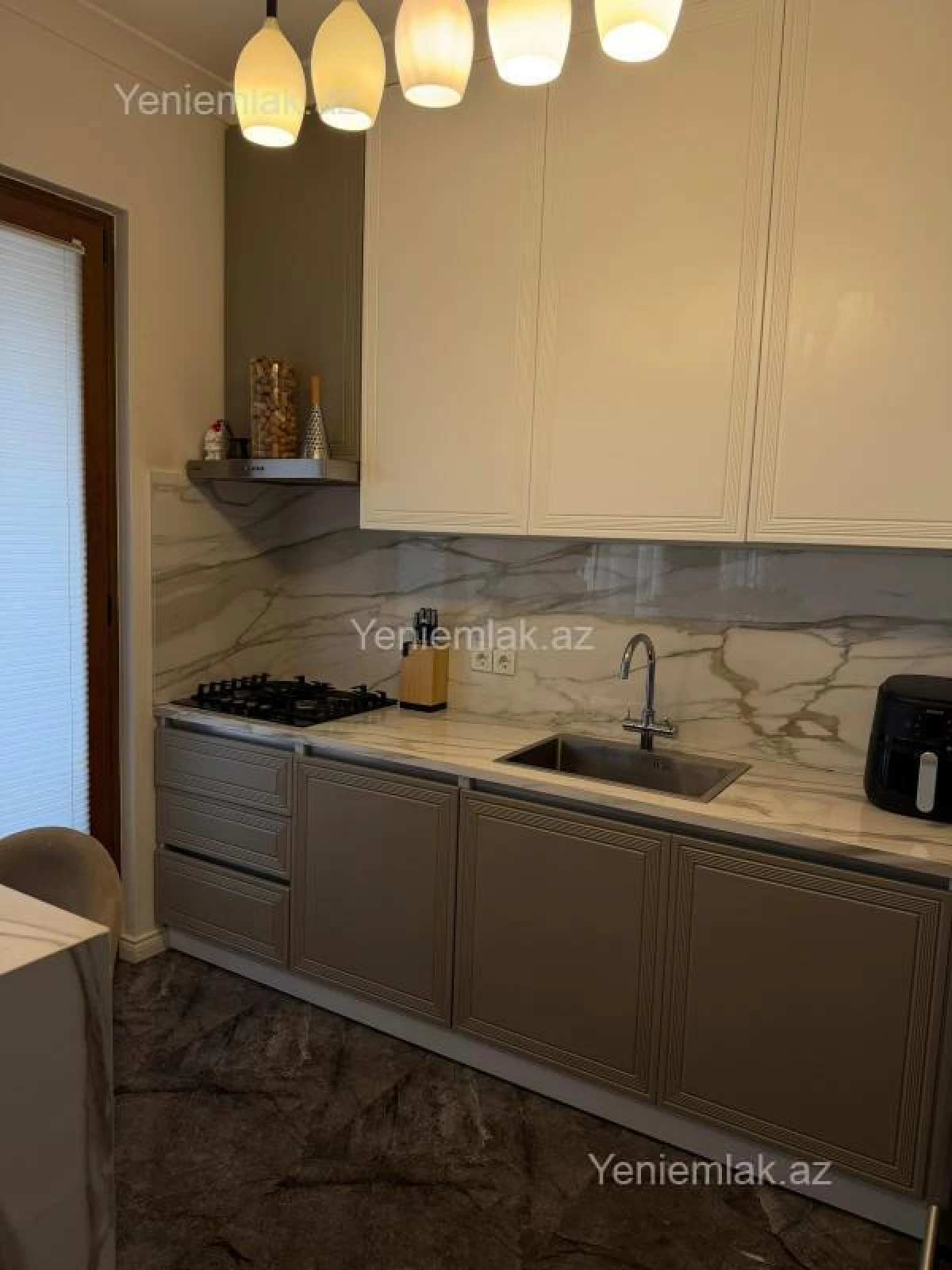 Satılır 3 otaqlı yeni tikili 89.5 m²