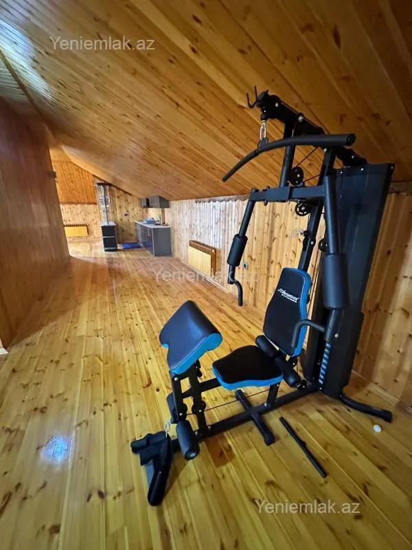 Satılır 8 otaqlı həyət evi 350 m²