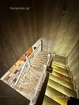 Satılır 8 otaqlı həyət evi 350 m²