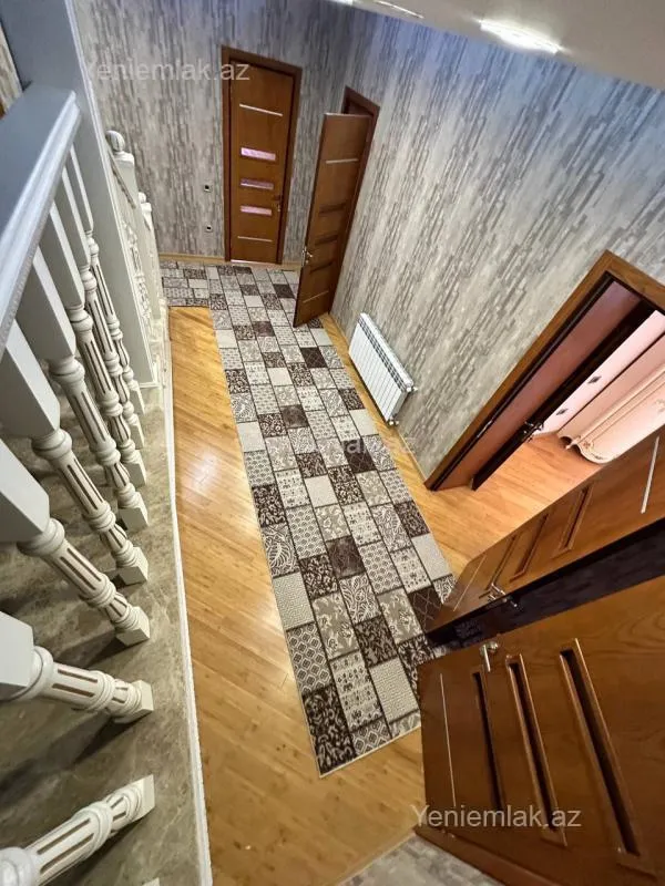 Satılır 8 otaqlı həyət evi 350 m²