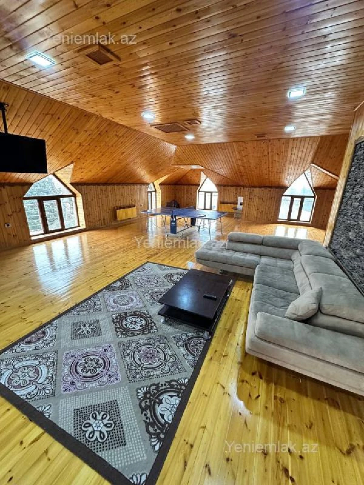 Satılır 8 otaqlı həyət evi 350 m²