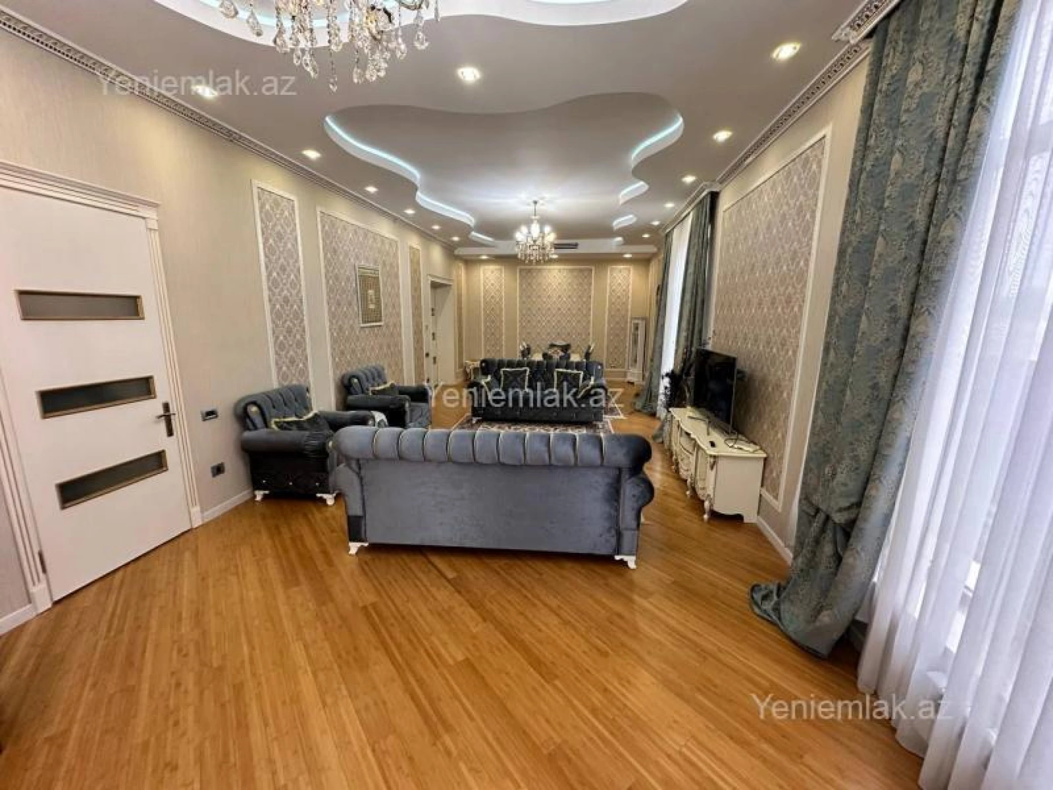 Satılır 8 otaqlı həyət evi 350 m²