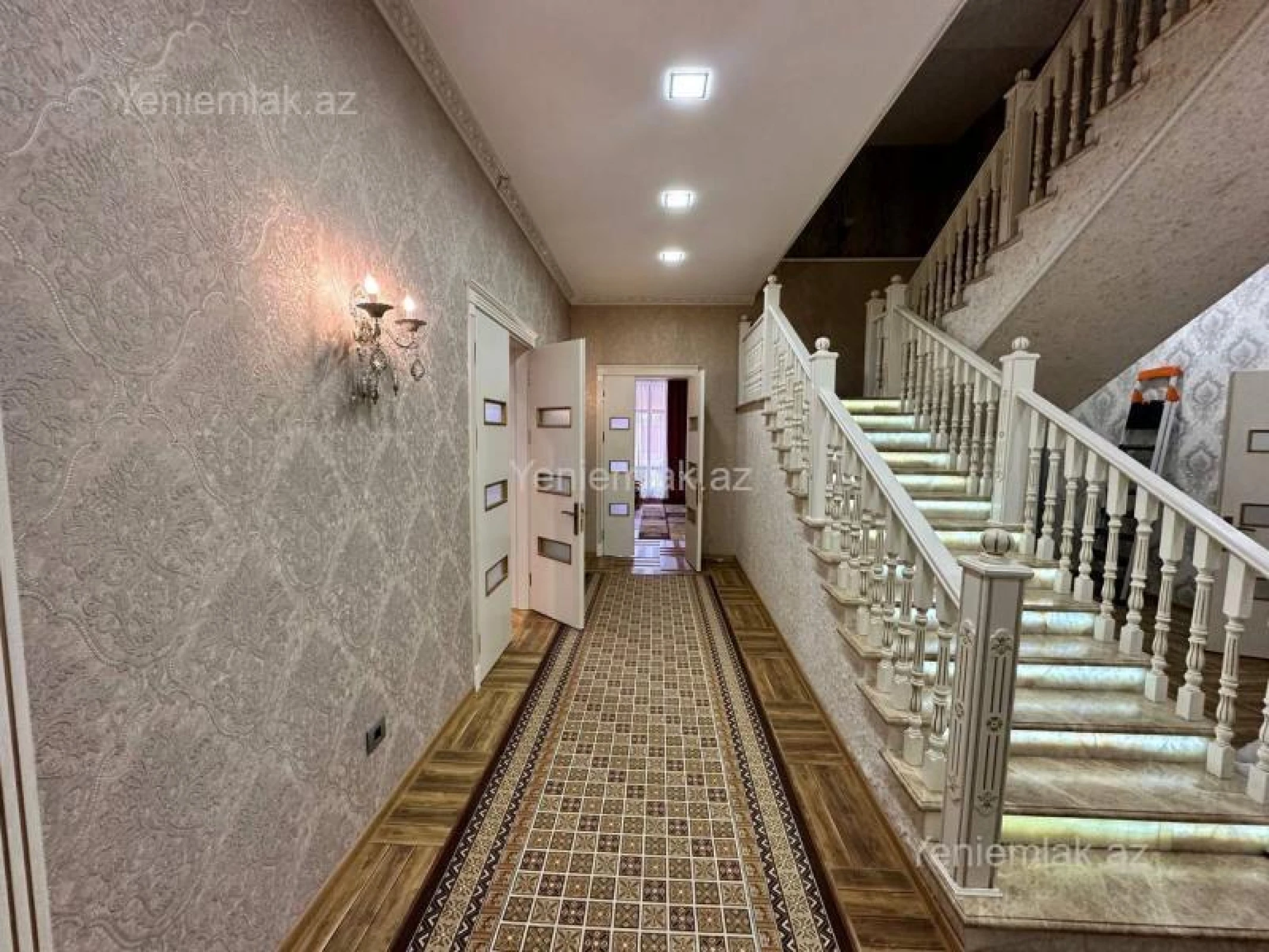 Satılır 8 otaqlı həyət evi 350 m²