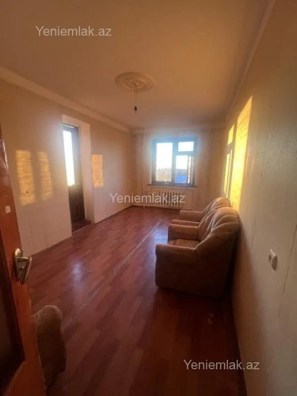 Satılır 5 otaqlı köhnə tikili 110 m²