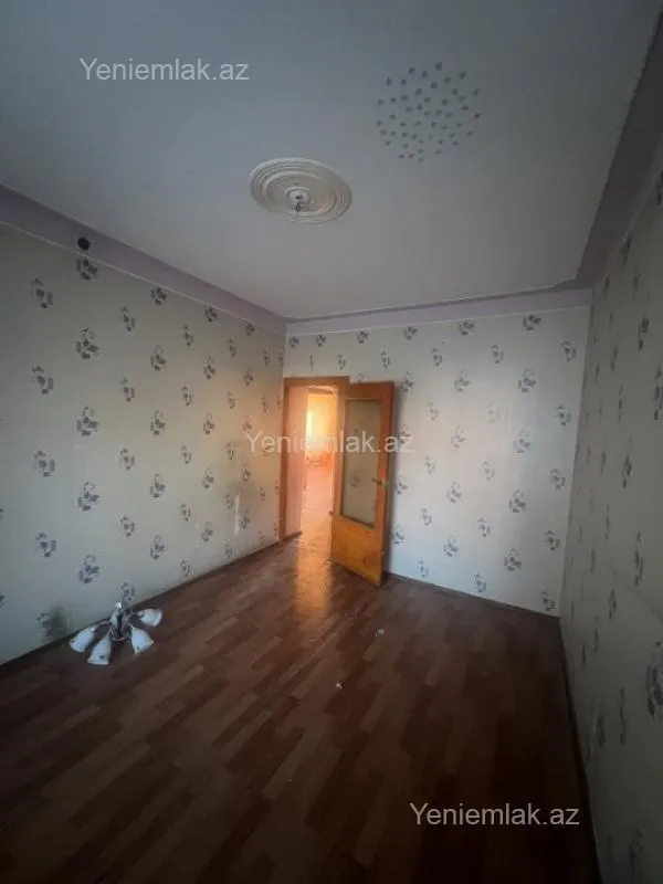 Satılır 5 otaqlı köhnə tikili 110 m²