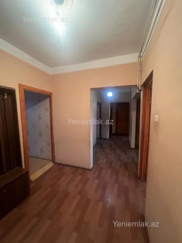 Satılır 5 otaqlı köhnə tikili 110 m²