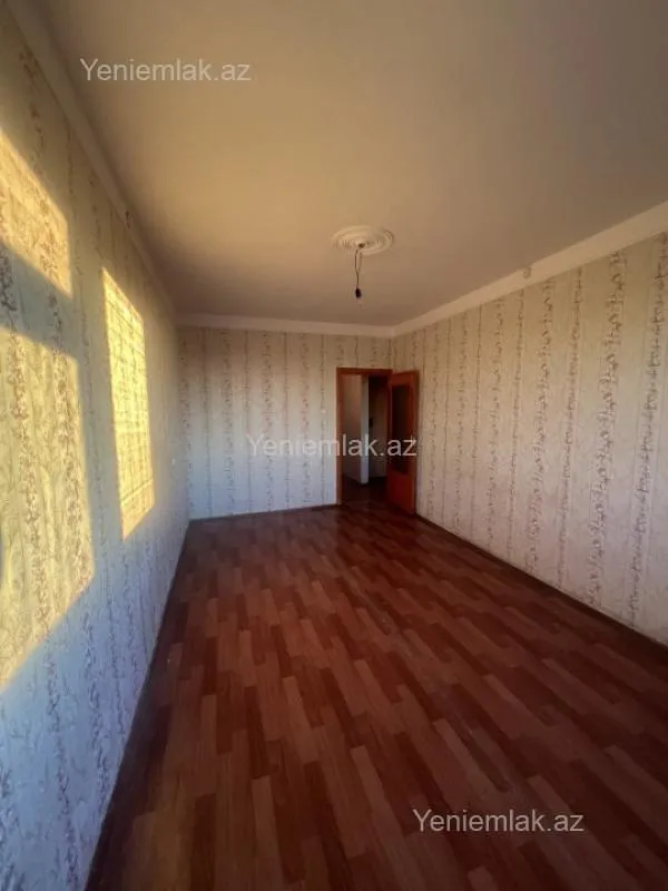 Satılır 5 otaqlı köhnə tikili 110 m²
