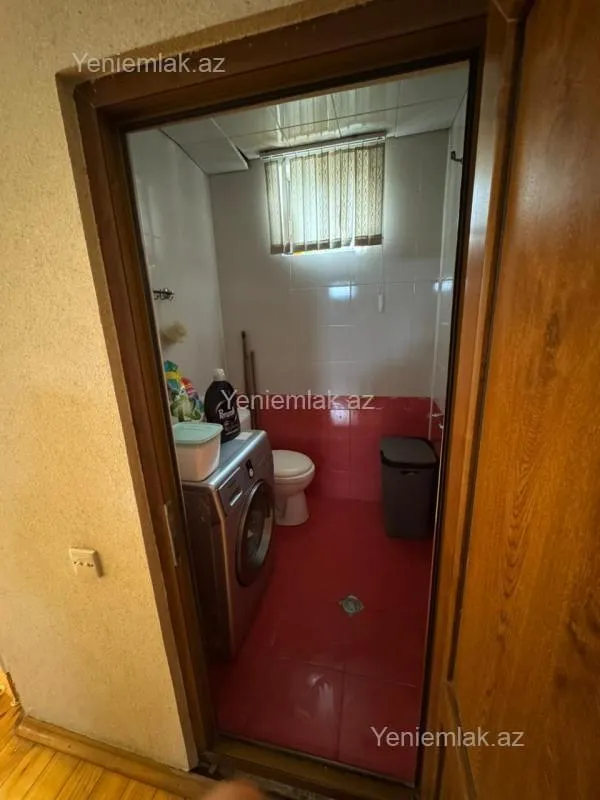 Satılır 5 otaqlı həyət evi 240 m²