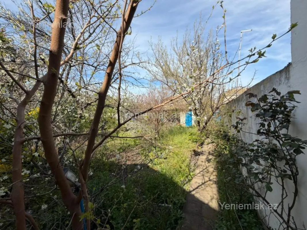 Satılır 4 otaqlı həyət evi 140 m²