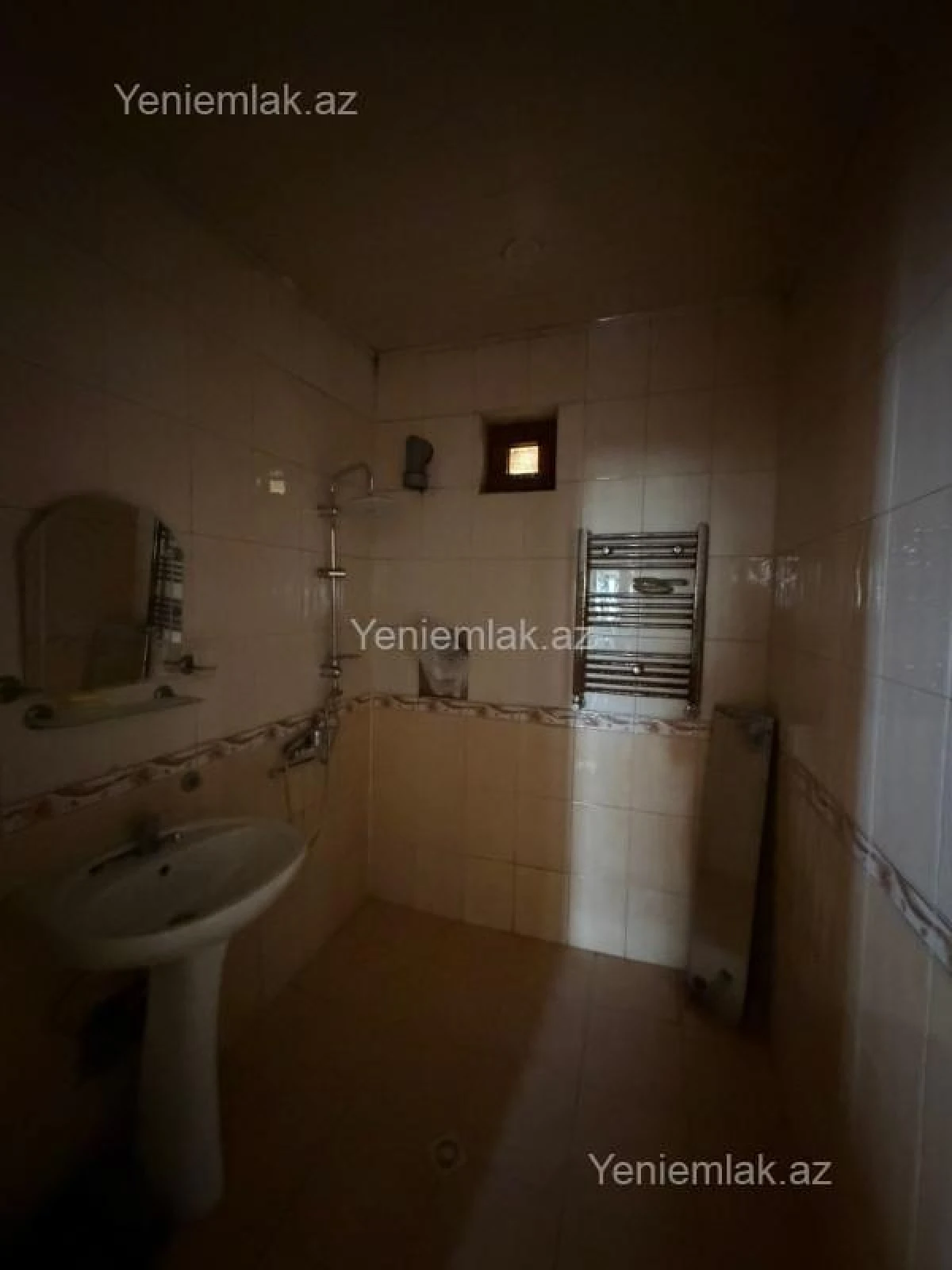 Satılır 4 otaqlı həyət evi 140 m²