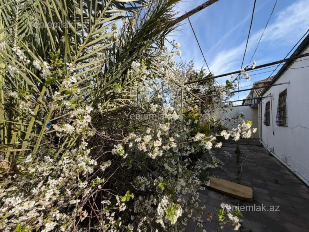 Satılır 4 otaqlı həyət evi 140 m²