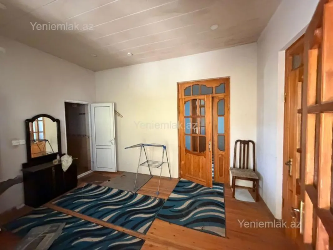 Satılır 4 otaqlı həyət evi 140 m²