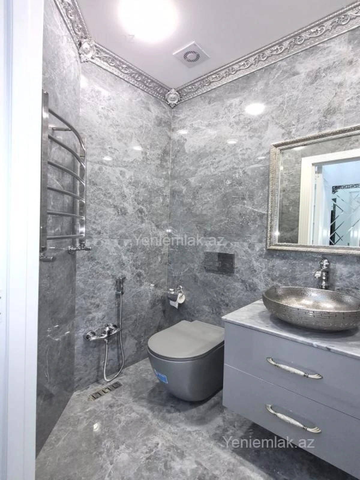 Satılır 2 otaqlı yeni tikili 68 m²