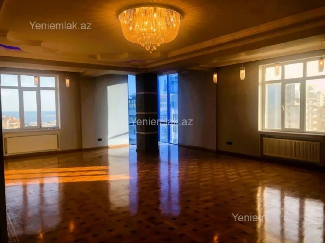 Satılır 4 otaqlı yeni tikili 220 m²