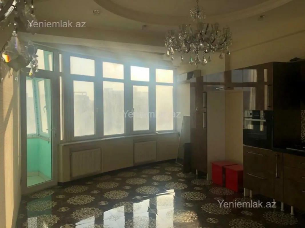 Satılır 4 otaqlı yeni tikili 220 m²