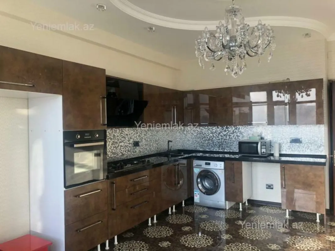 Satılır 4 otaqlı yeni tikili 220 m²