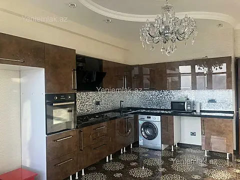 Satılır 4 otaqlı yeni tikili 220 m²