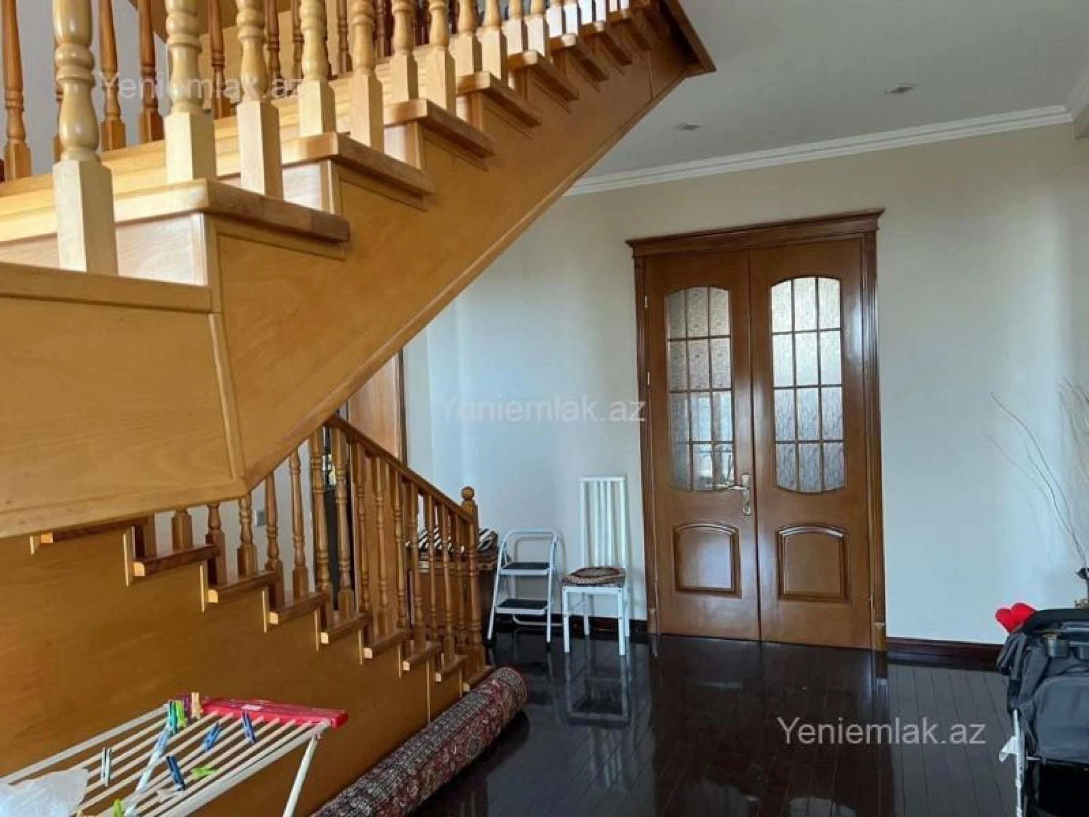 Satılır 8 otaqlı həyət evi 350 m²