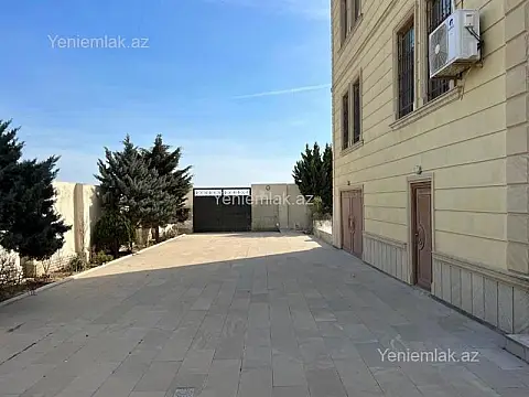Satılır 8 otaqlı həyət evi 350 m²