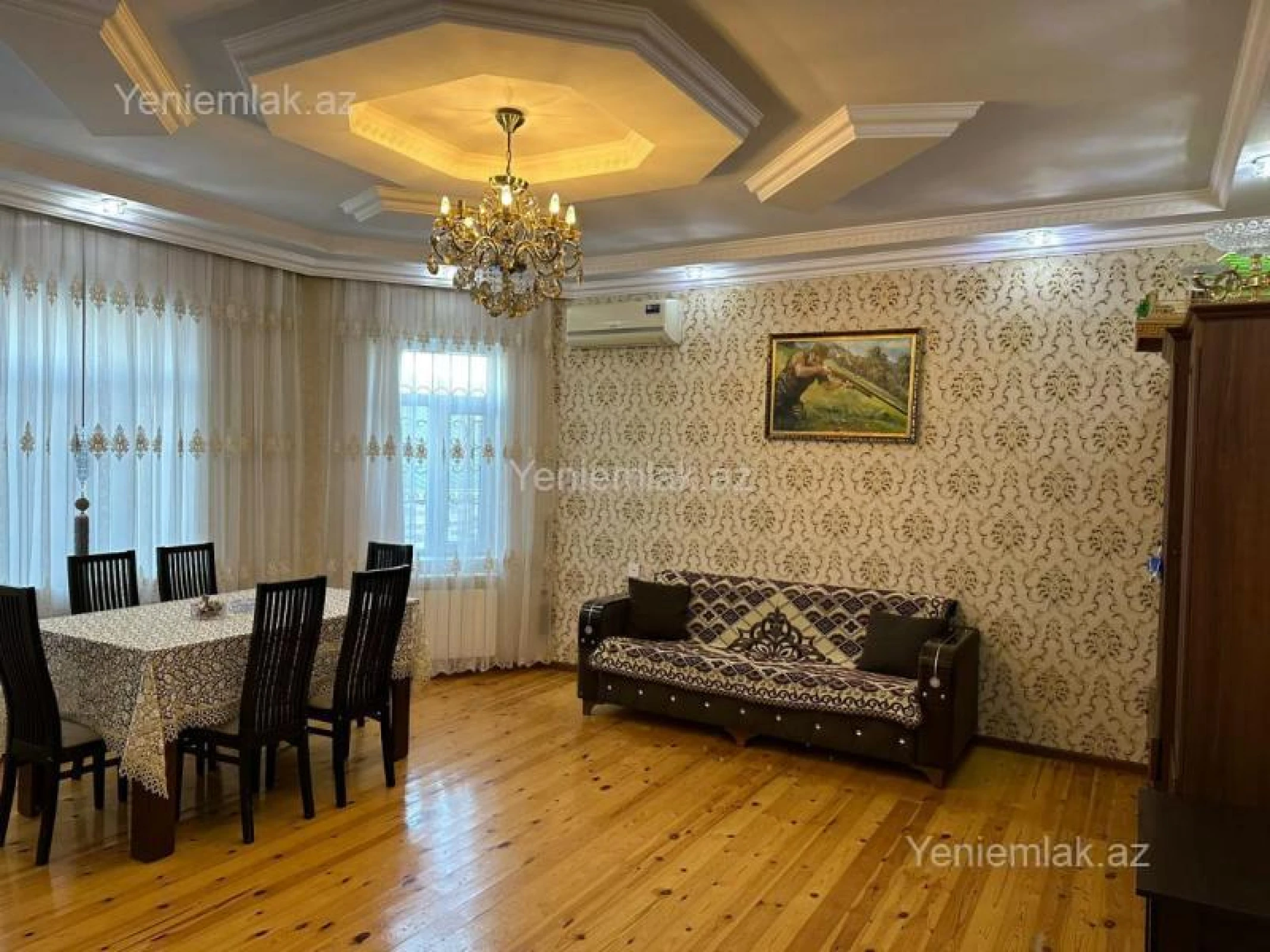 Satılır 5 otaqlı həyət evi 240 m²