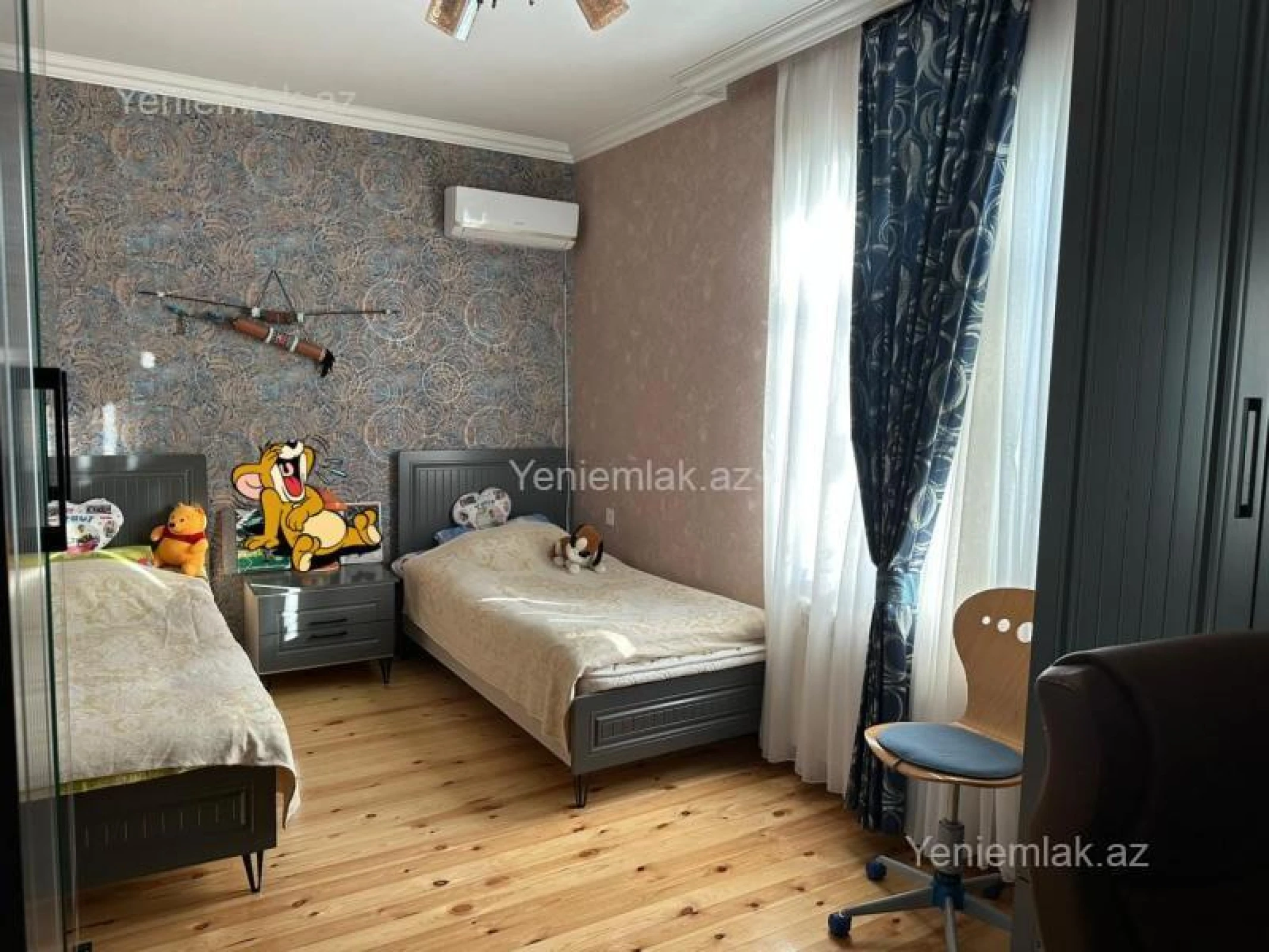 Satılır 5 otaqlı həyət evi 240 m²